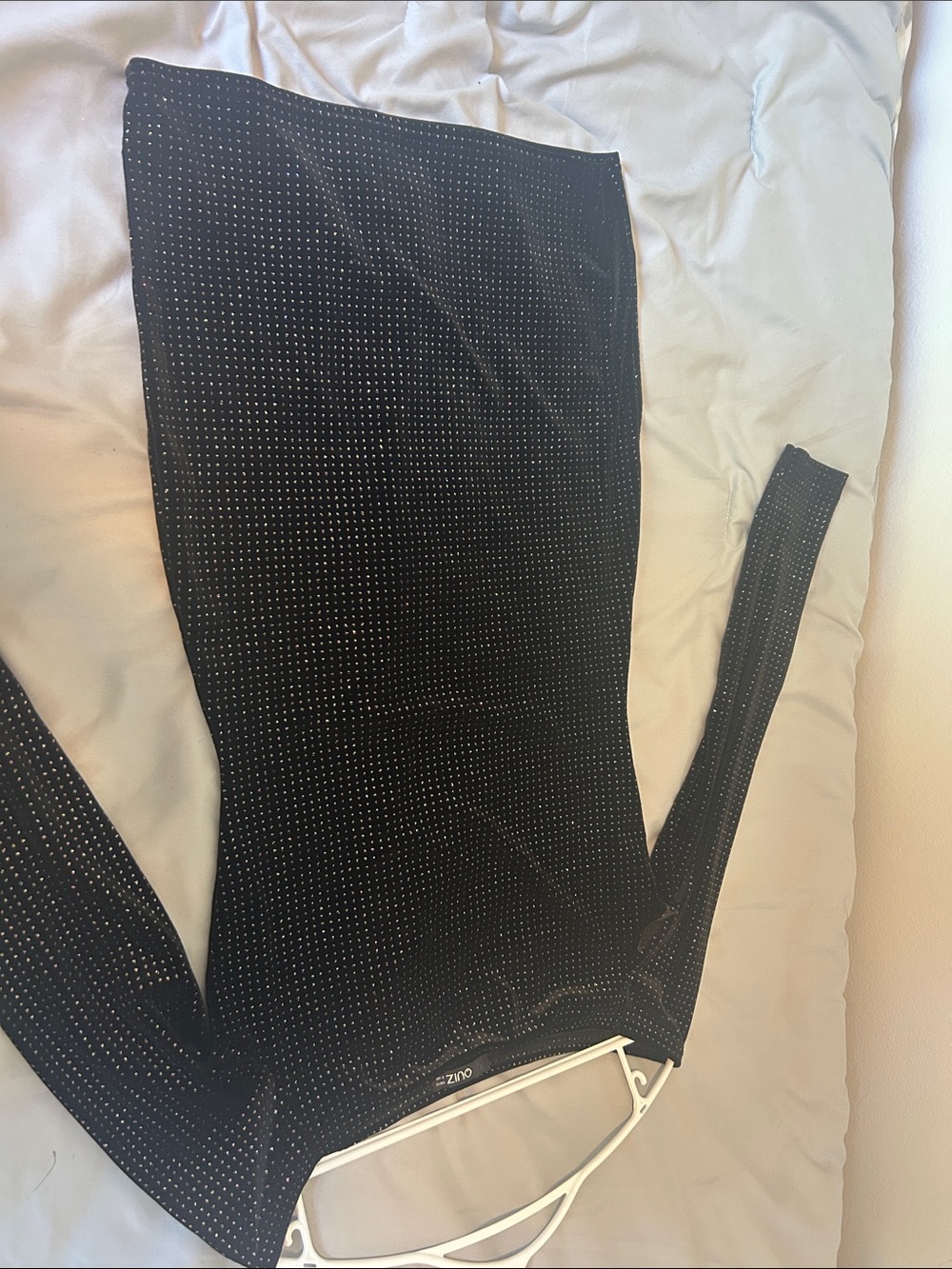 Black Off-Shoulder Rhinestone Bodycon Dress - Picture 5 of 8